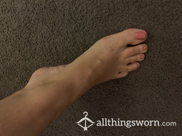 Sexy Feet Available For Wears + Content