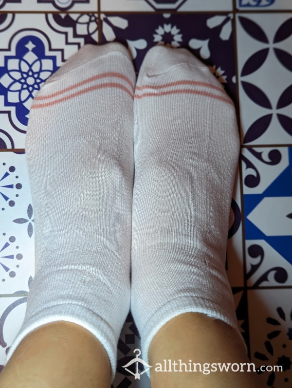 Socks With Dark Pink Stripe
