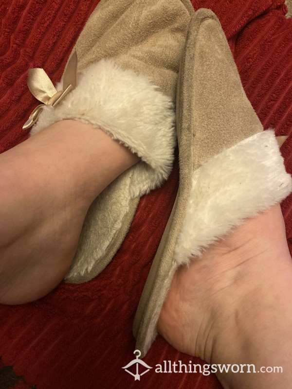 SOFT CREAMY AND MILKY WHITE SLIPPERS  WELL WORN