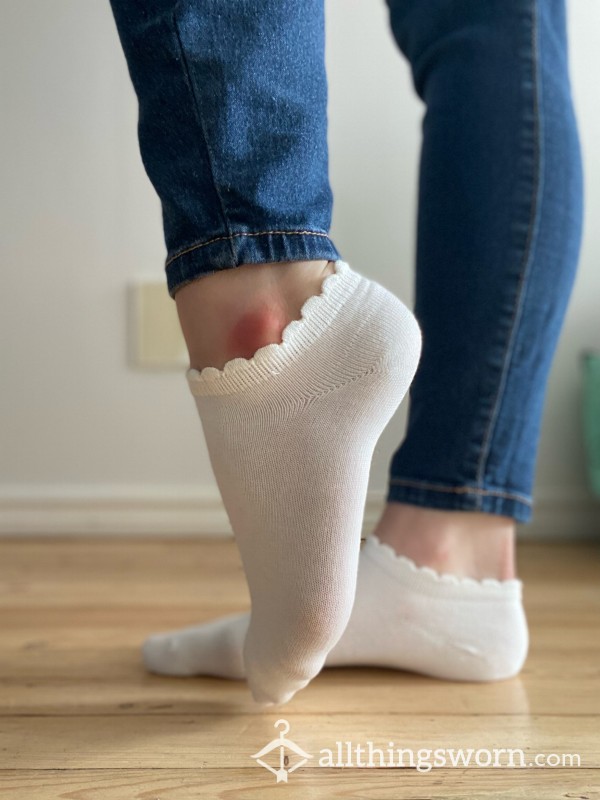 Solid White Ankle Socks 👣