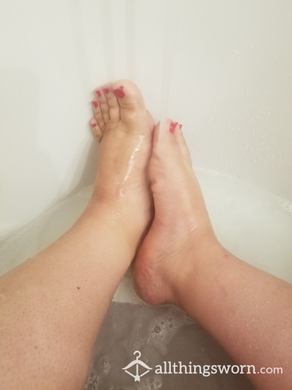 Bubble Bath Photo Set Showing My Wrinkles, Arches, Soles And Wet Feet With Painted Toe Nails