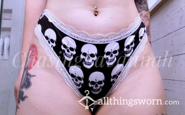 🖤💀 Skull Thong W/ Lace 💀🖤
