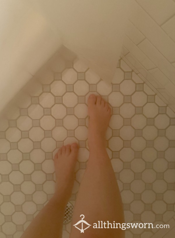 💦Steamy Hot Shower Feet 💦