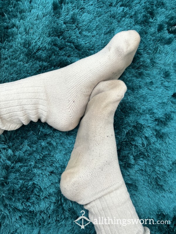 Stinky 7 Day Wear White Thick Socks ( Dirty Soles)