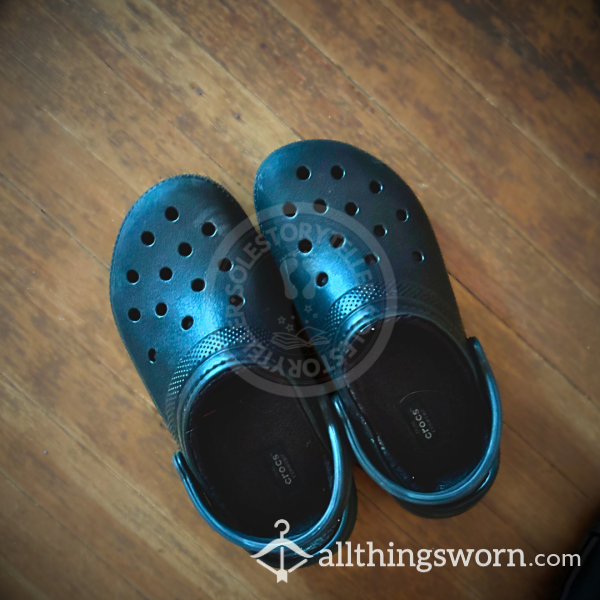 ❤️‍🔥🖤 Stinky Funky & Dirty Well-Worn Black Fur-Lined Crocs