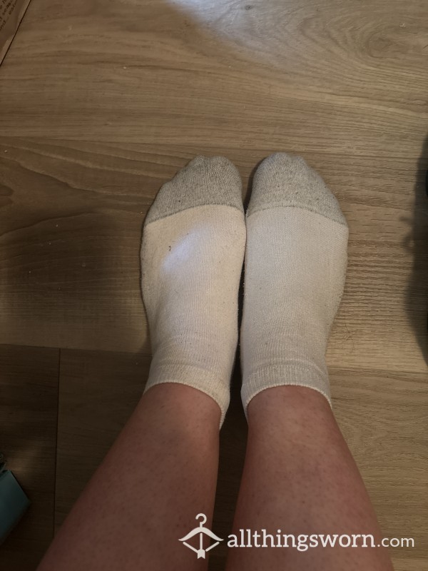 Stinky Hanes Socks