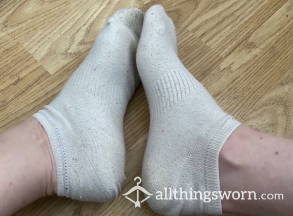 Stinky Off White Socks
