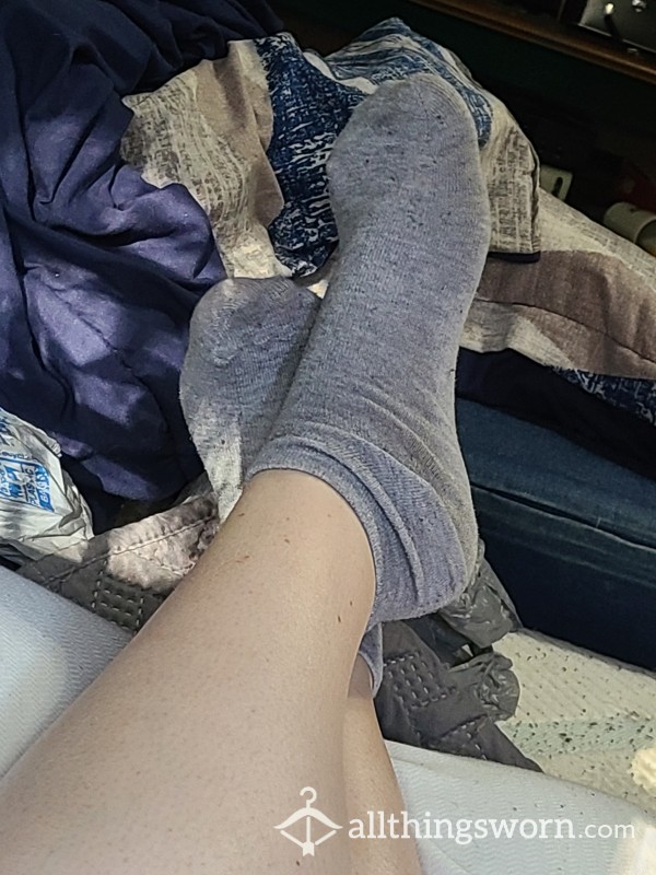 Stinky, Smelly, Thin Gray Socks!