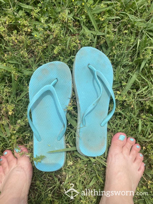 Stinky Smelly, Very Worn In Toe Print Foot Print Sandals