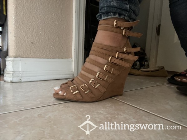 Strappy Brown Suede Wedges SALE‼️
