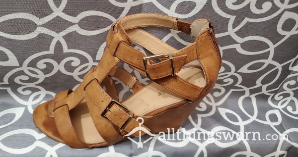 Nude/tan Summer Wedges - Size 9