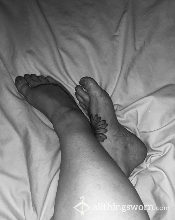 My Petite Feet Are Ready To Be Worshipped 🦶🏻