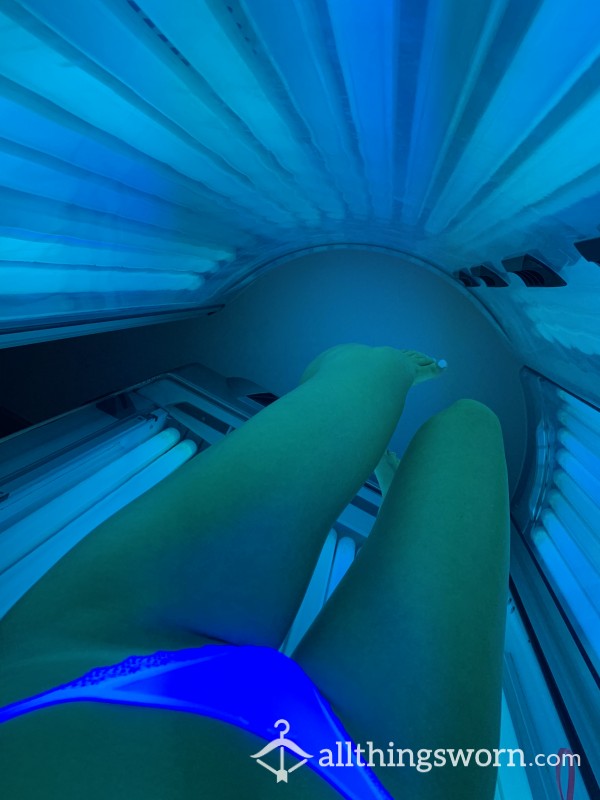 Sunbed Pics Where I Show Off My Ass And My Tan Lines 👀