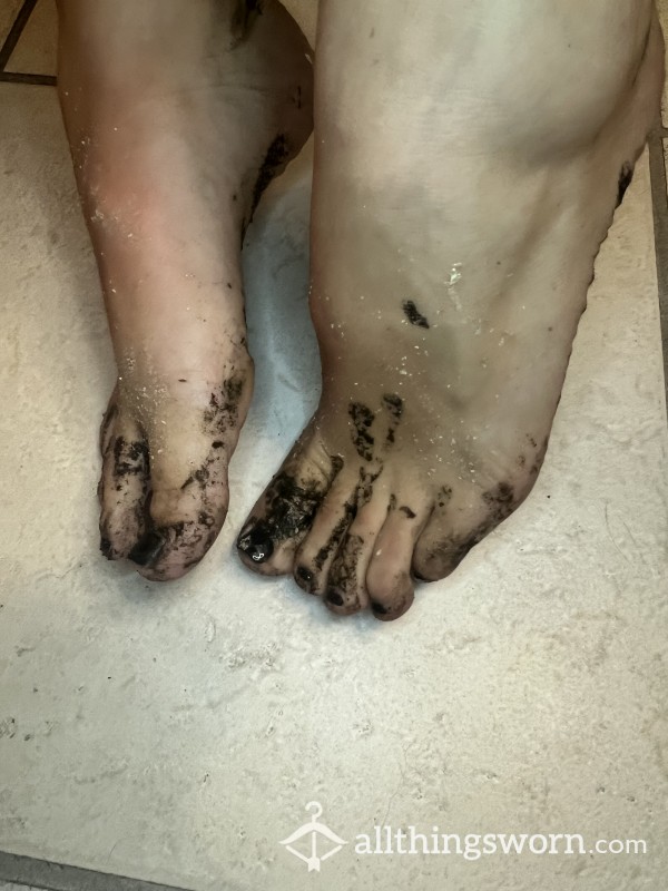 Super Muddy Feet Pics