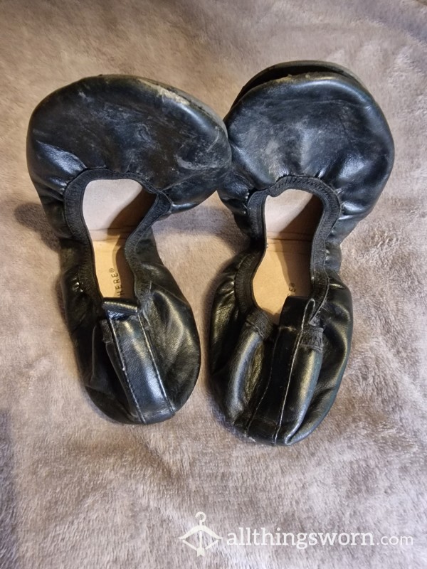 SUPER Smelly And Old Bendy Ballet Flats