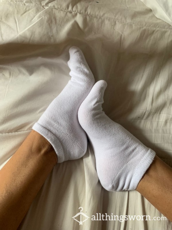 Super Smelly Basic White Cotton Socks