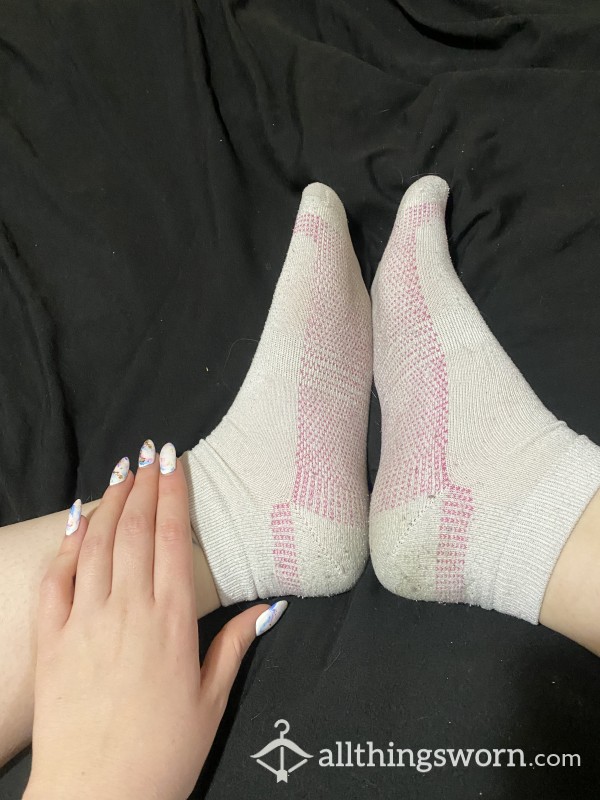Sweat Absorbing Pink And White Socks
