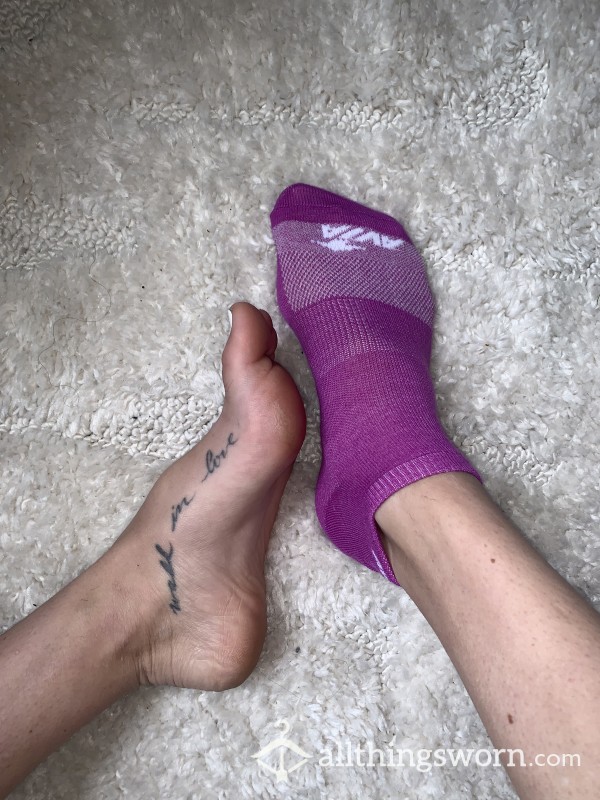 Magenta Avis Ankle Workout Socks