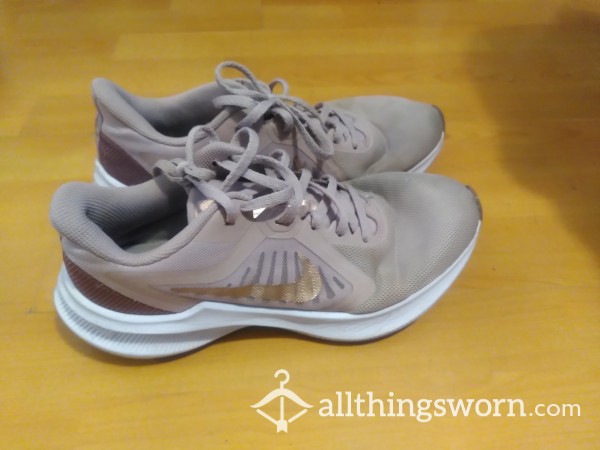Sweaty Nike Size 6 Pink Running Shoes
