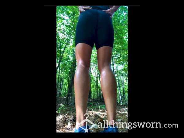 Sweaty Runner Strips Down To Pee In The Woods 💦