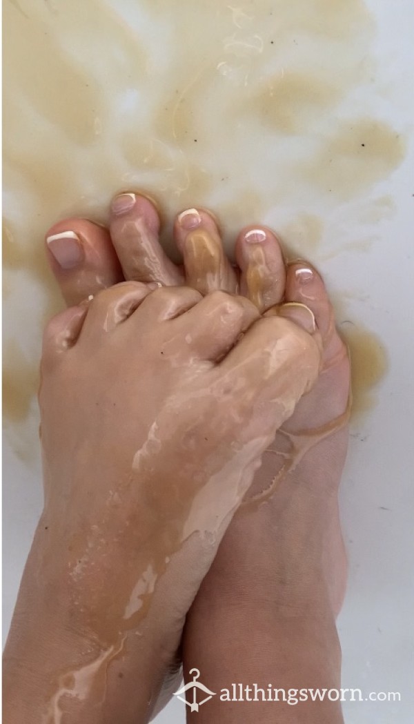🍯 🍭 Sweet & Sticky Foot Play 🍭🍯 With Honey 🍯 🦶😛