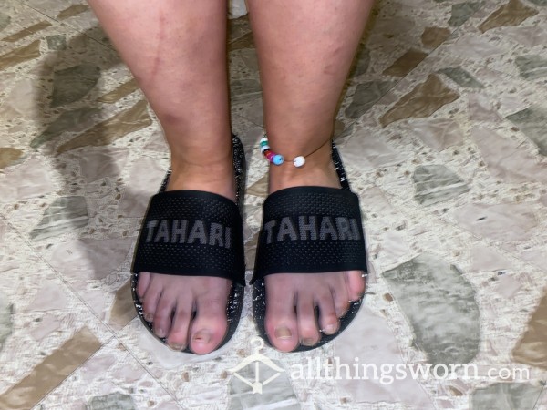 Tahari Black With White Speck Slide On Shoe