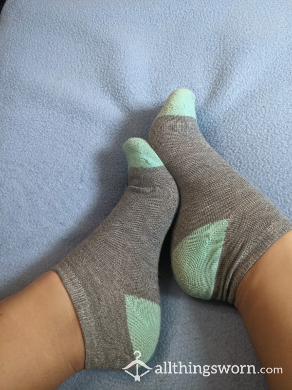 Teal And Grey Ankle Socks 🧦🤢