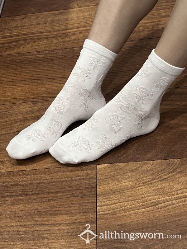 Textured White Crew Socks Oo7