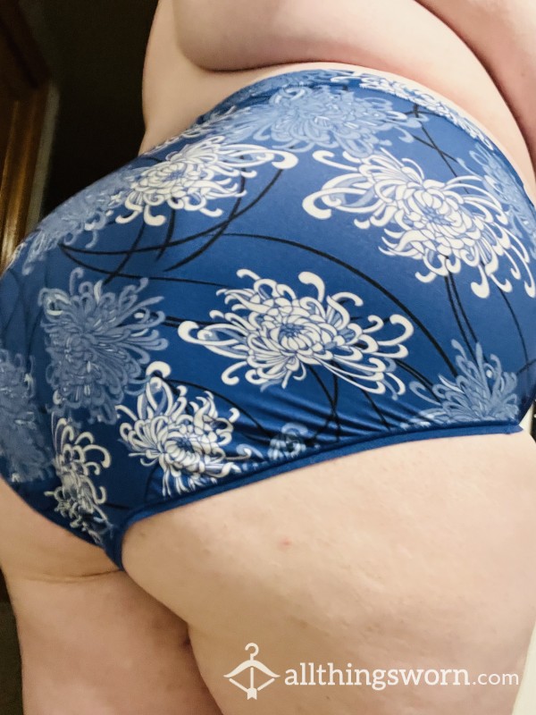 The Matron’s Blue Floral Fullback Briefs With Lace Panel
