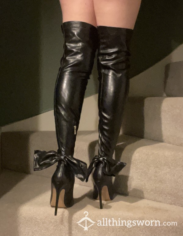 Thigh High Black Shiny Boots With Bows