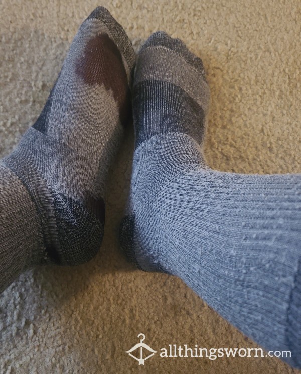 Threadbare-Gray- Size 13 Socks - Clean Or Smelly