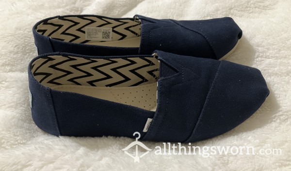 Toms Slip On Shoes - Navy - Size 7.5 - Light Colored Insoles - Ready To Be Destroyed - Includes US Shipping & 1 Week Wear