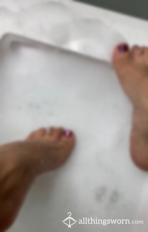 Tootsies In Bubbles Video