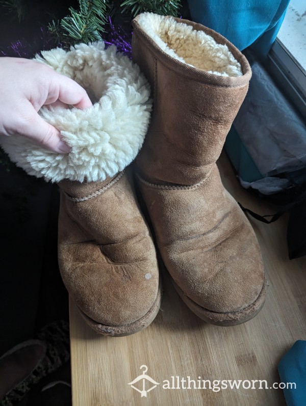 *DISCOUNT* Uggs Well Worn Size 9