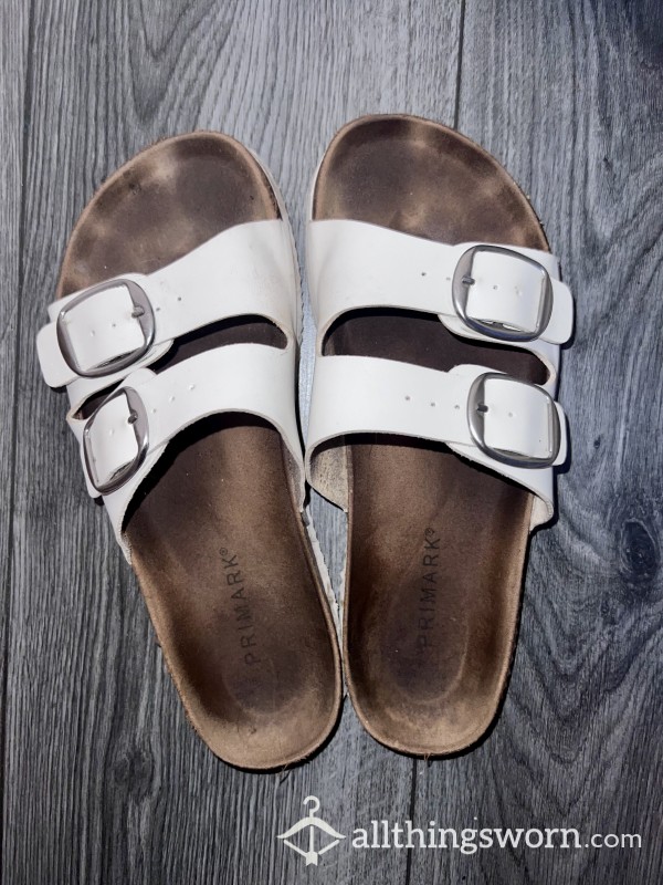 Uk Size 7 Sandals 🩴