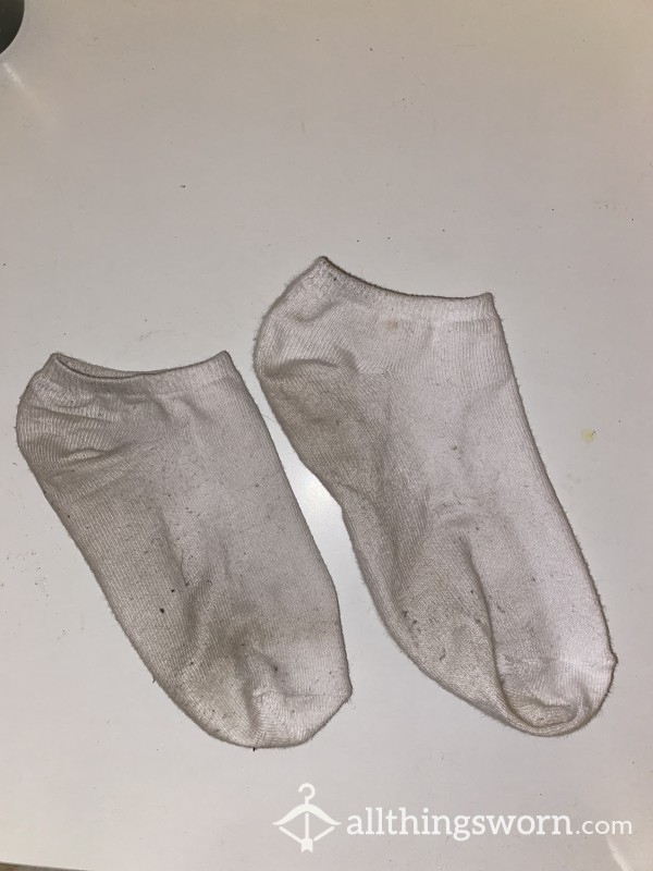 Used Ankle Socks😘. DM To Claim Before It’s Gone For Good 😌!