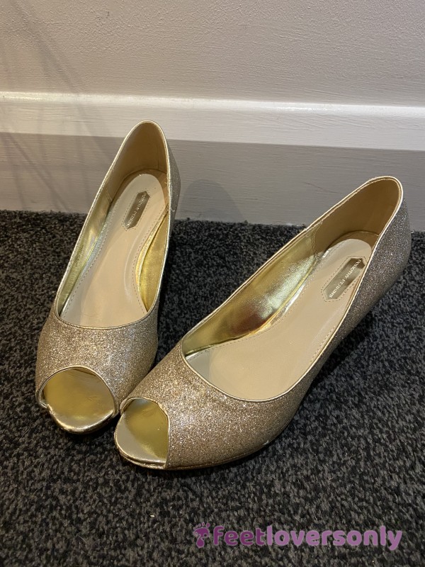 Used Gold And Sparkley Peep Toes Xx