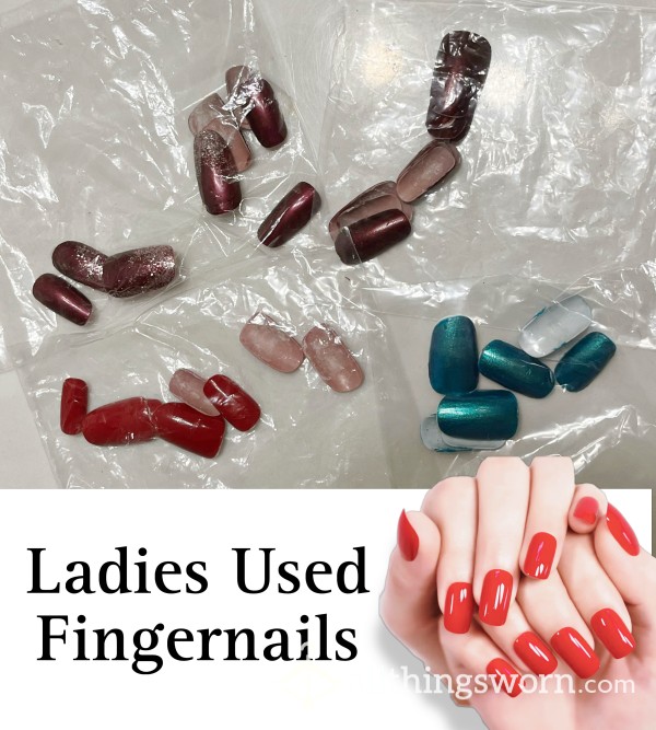 Used Ladies Press On Fingernails 💅🏻