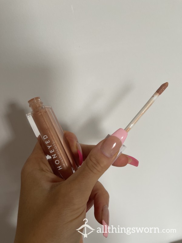 Used Menthol Plumping Nude Lipgloss