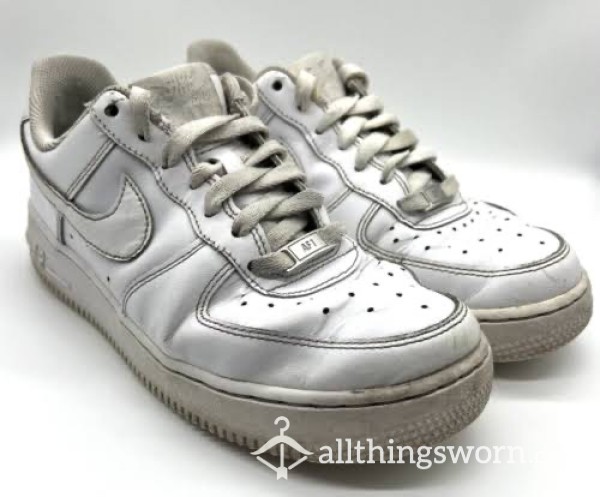 USED NIKE AIR FORCES
