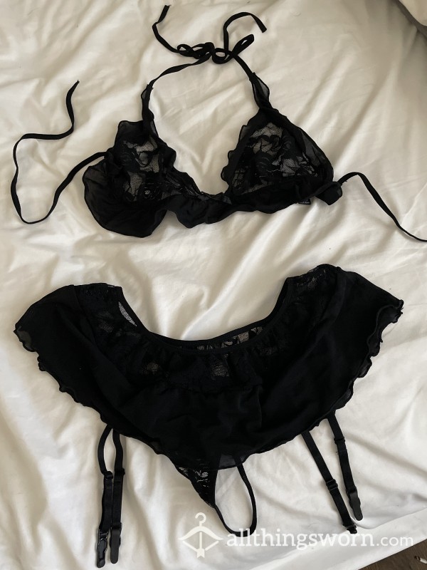 Used 💦💦 Sexy Black Lace Garter Belt Set