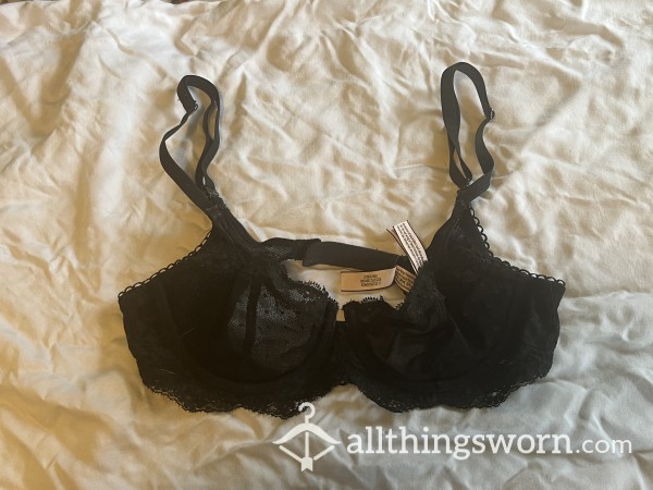 Used Unlined Victoria’s Secret Black Lace Bra 💕 32B