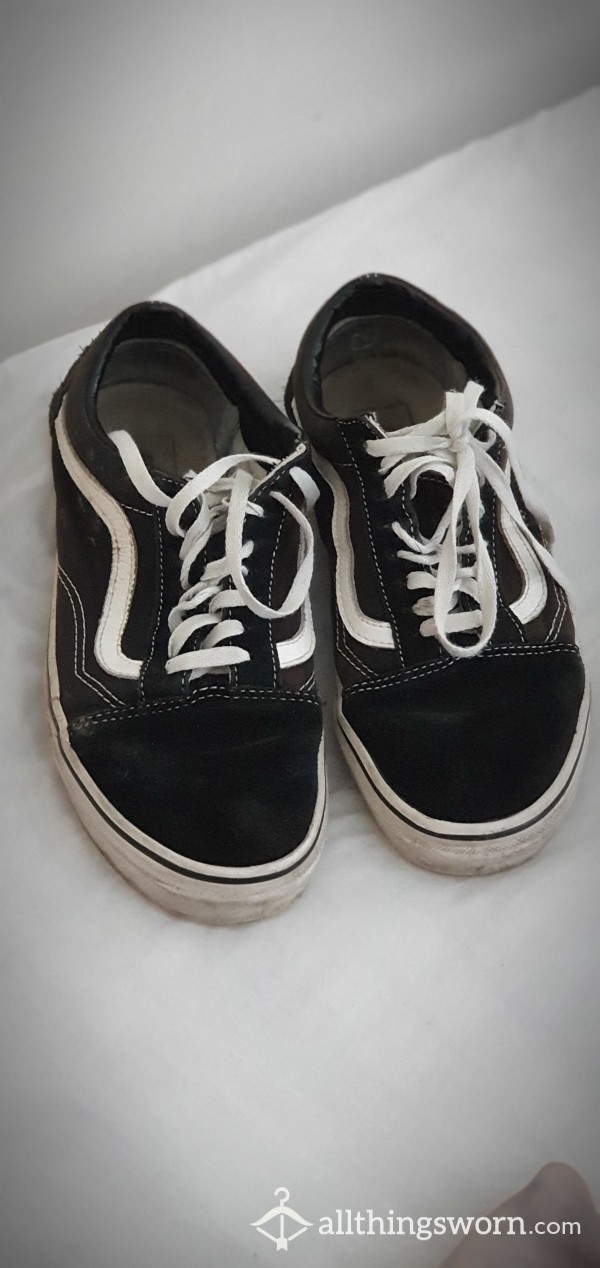 USED VANS - Size 6.5 UK They Have Been Worn Over A Period Of 3 Years, Old With Obvious Signs Of Wear And Tear