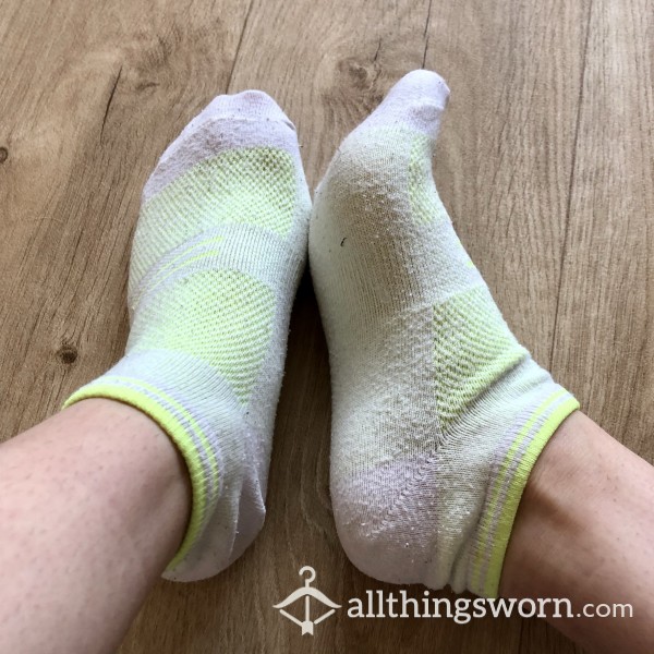 Used White / Yellow Ankle Socks