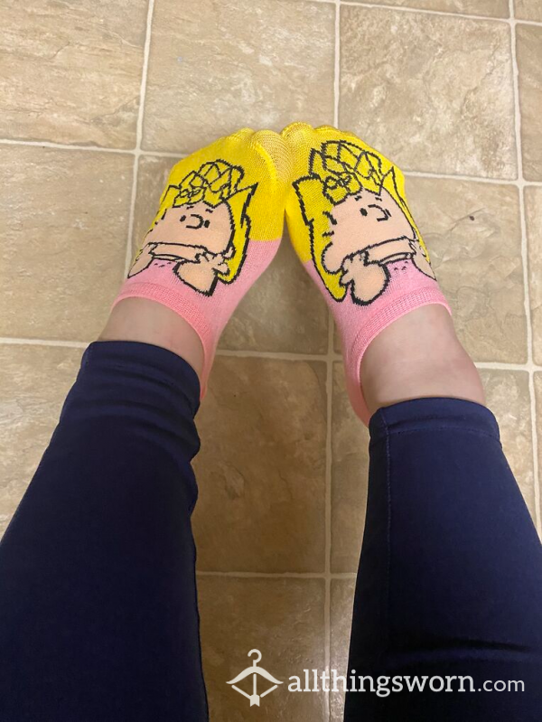 Used Women’s Peanuts Ankle Socks
