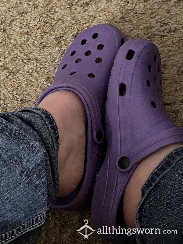 Used Women’s Purple Crocs Size 9/10