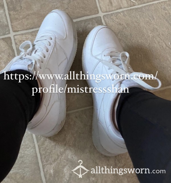 Used Women’s Reebok Sneakers Size 10