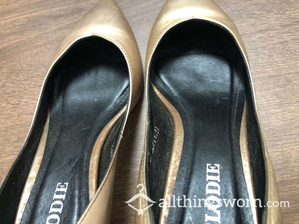 Used Worn Gold-coloured Pointed-toe Stiletto High Heels