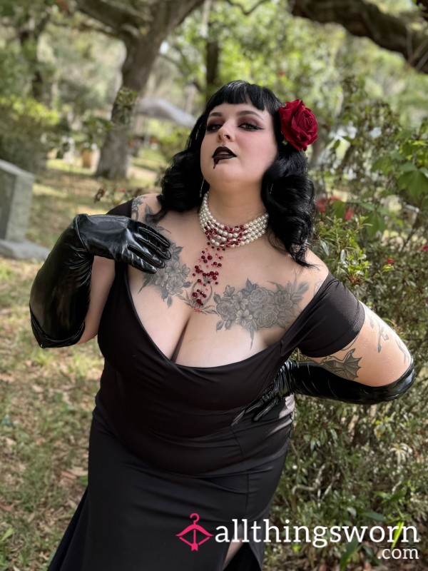 Vampire Mistress Photo Set