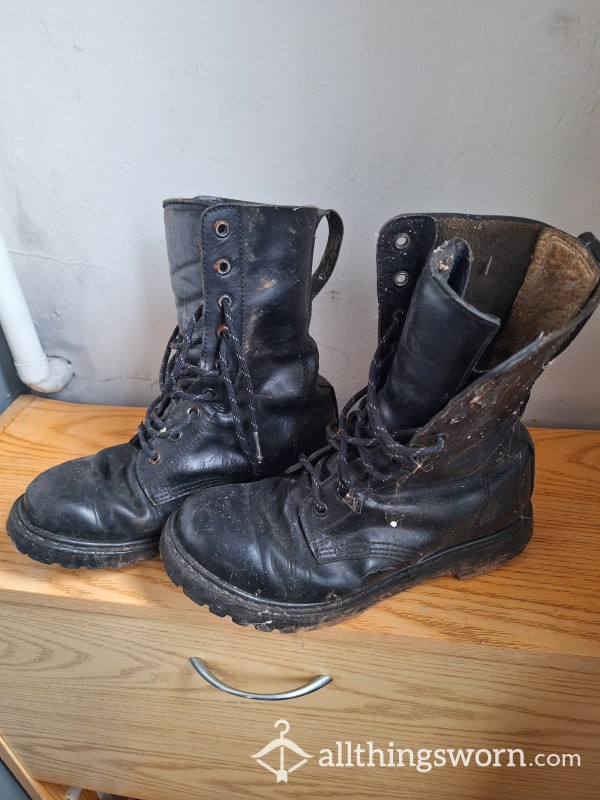Very Dirty Black Boots Size 6